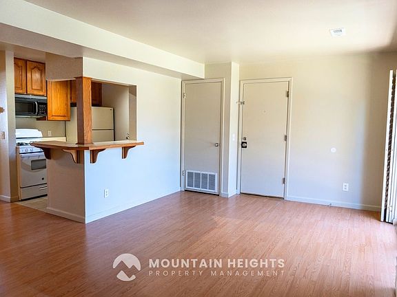 4th image of 415 E Creekside Cir APT C