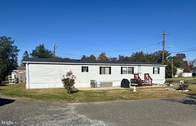 1st image of 76 Arrowhead Rd