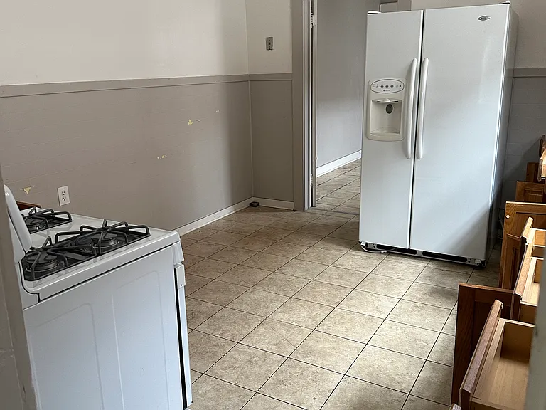 924 N Roman St — Photo 6