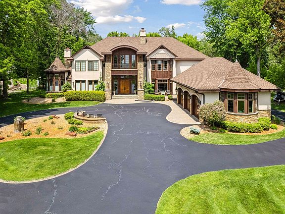 2nd image of 1910 Shoreline Dr