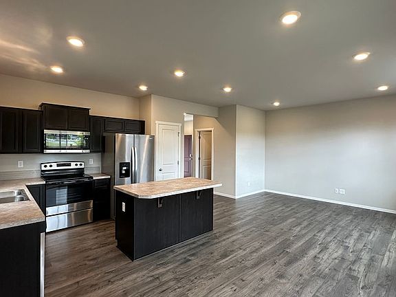 5th image of 18882 109th Avenue Ct E