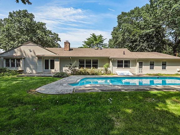 4th image of 191 Pinewood Dr