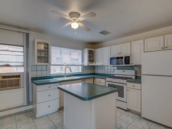 925 W 35th Ave #3, Gary, IN 46408