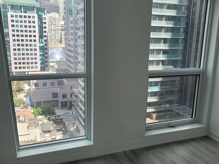 327 King St W #1301 — Photo 13
