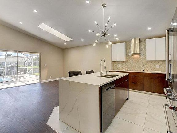 5th image of 8561 Tourmaline Blvd