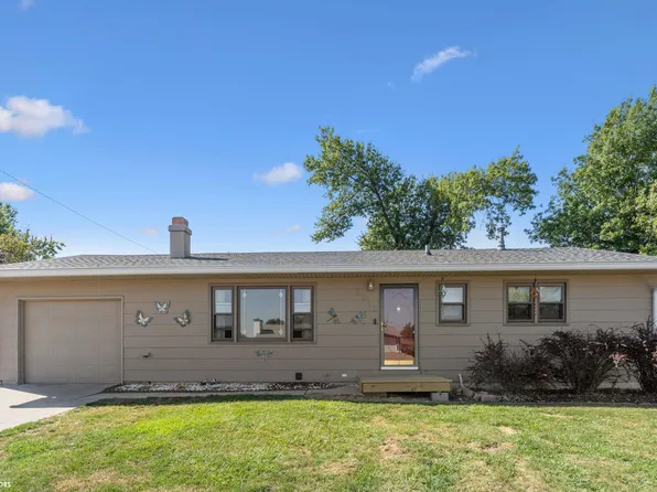 2011 Catalina Pl, Marshalltown, IA 50158