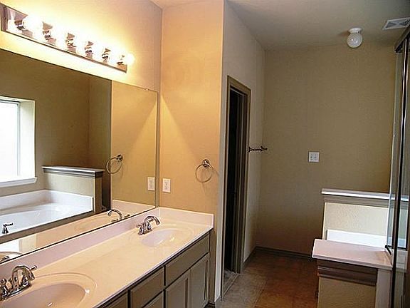3rd image of 2113 Lanshire Dr