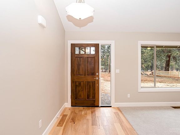 3rd image of 19395 Indian Summer Rd