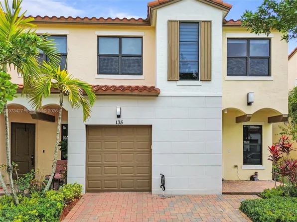 135 NW 209th Trl, Pembroke Pines, FL 33029