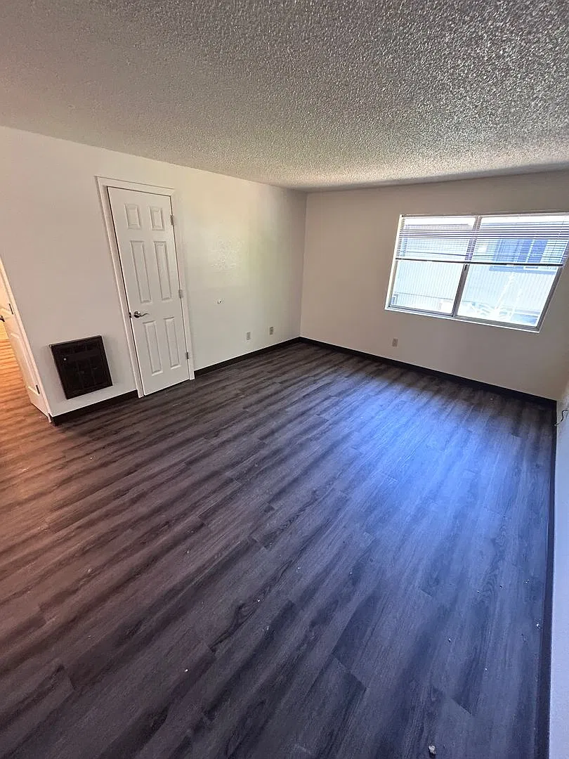 2 bed, 750 sqft, $1,250 — Photo 1