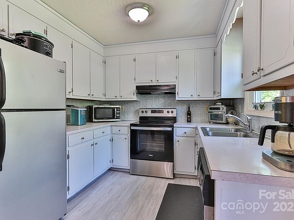 5th image of 174 Stewart Acres Dr