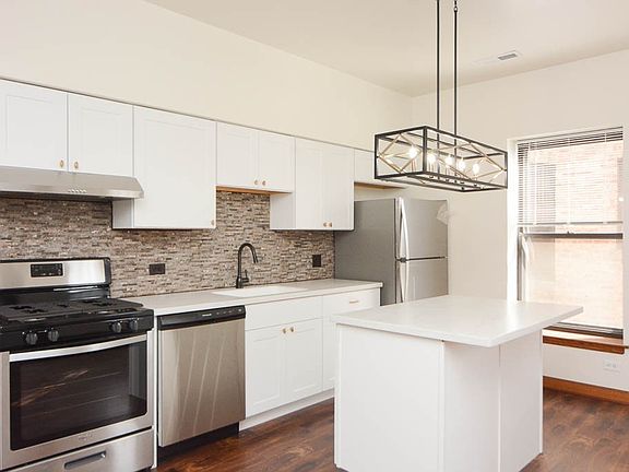 3rd image of 4336 N Sheridan Rd #2SS