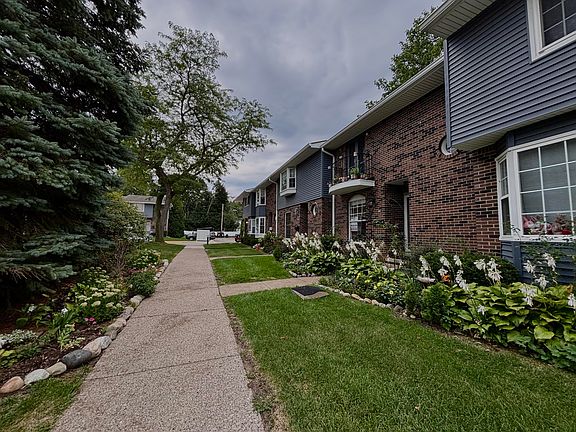 3rd image of 2798 Page Ave
