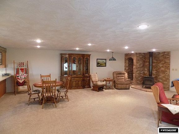 3rd image of 107 Crest Dr