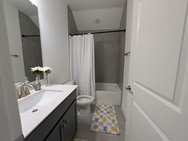 1528 Woodhaven Dr — Photo 13