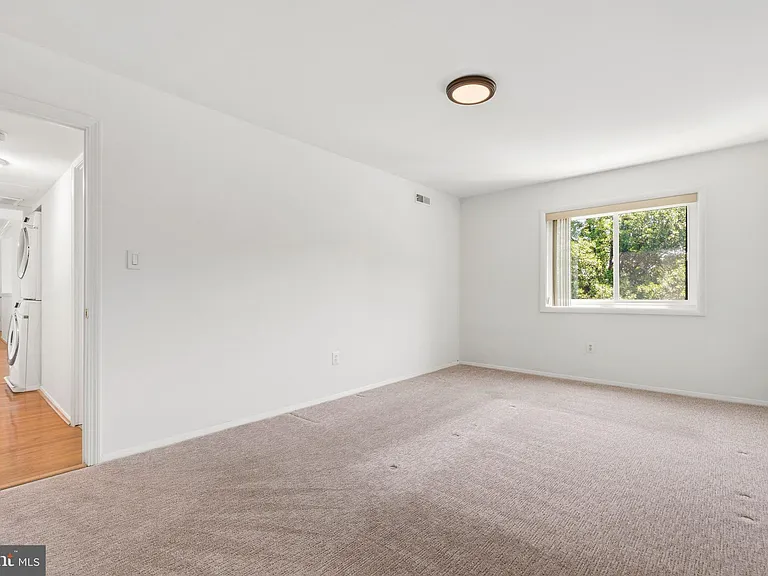 3240 S 28th St #403 — Photo 32