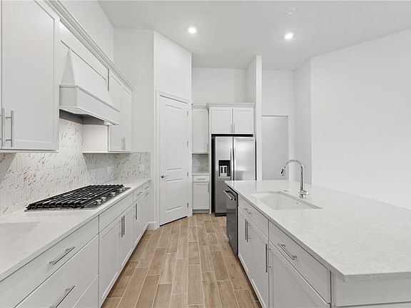 7th image of this home