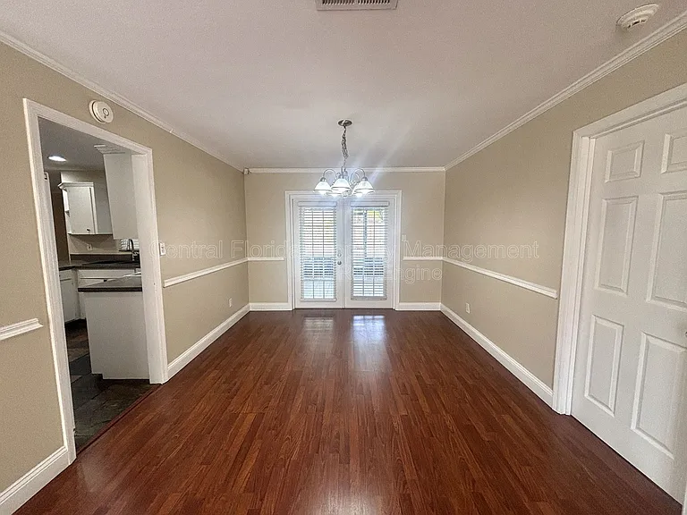 1009 Terry Dr — Photo 5