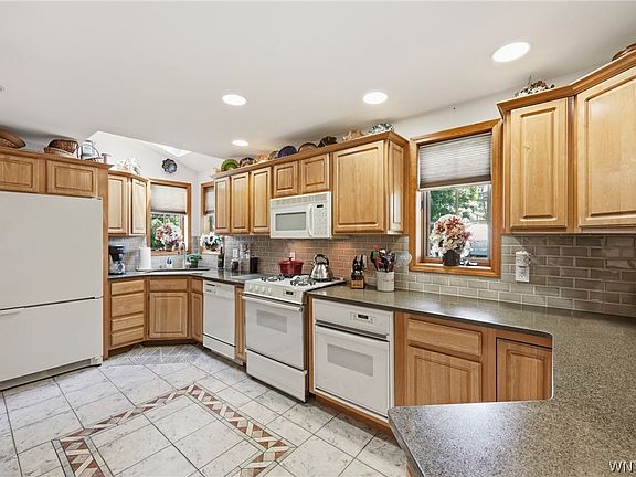5th image of 5224 Old Goodrich Rd