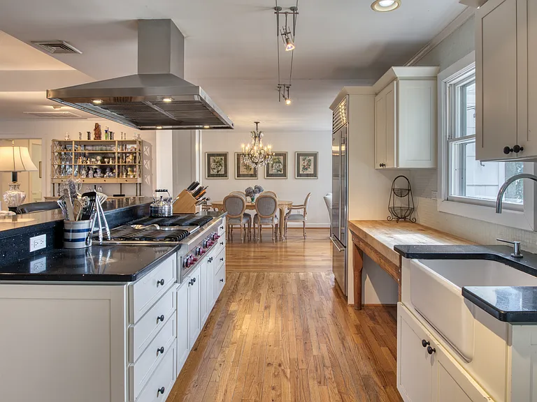 36 Lynn Ave — Photo 8