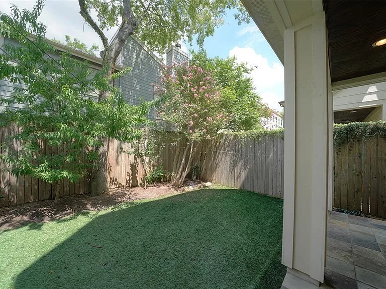 4218 Drake St #B — Photo 31