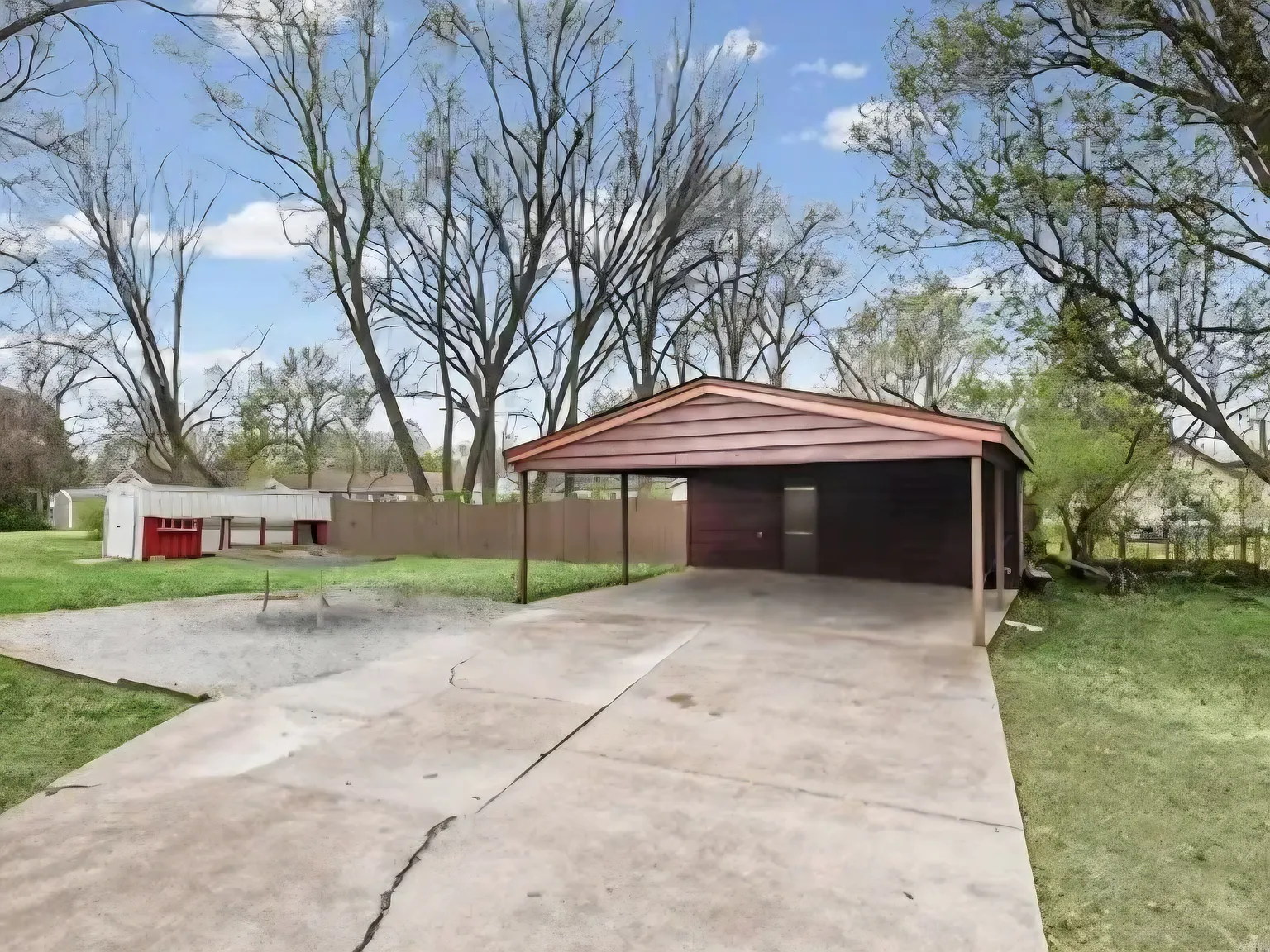 717 Royal Heights Rd — Photo 3