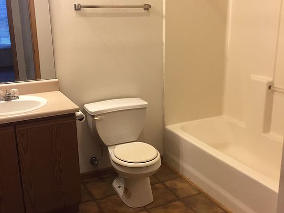 5th image of 401 Brunswick Dr APT 14