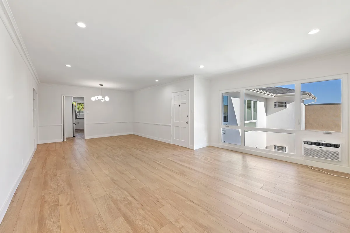 Building Photo - 1250 N Crescent Heights Blvd #2