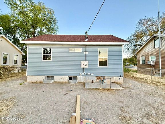 3rd image of 460 E 5th St
