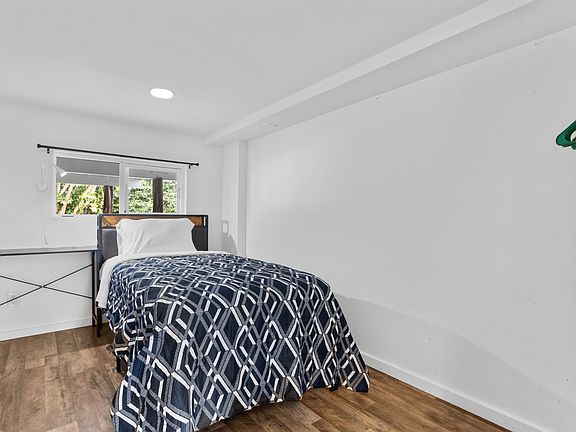 twin bed