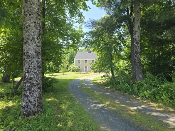 32 Old Fairgrounds Road, Readfield, ME 04355