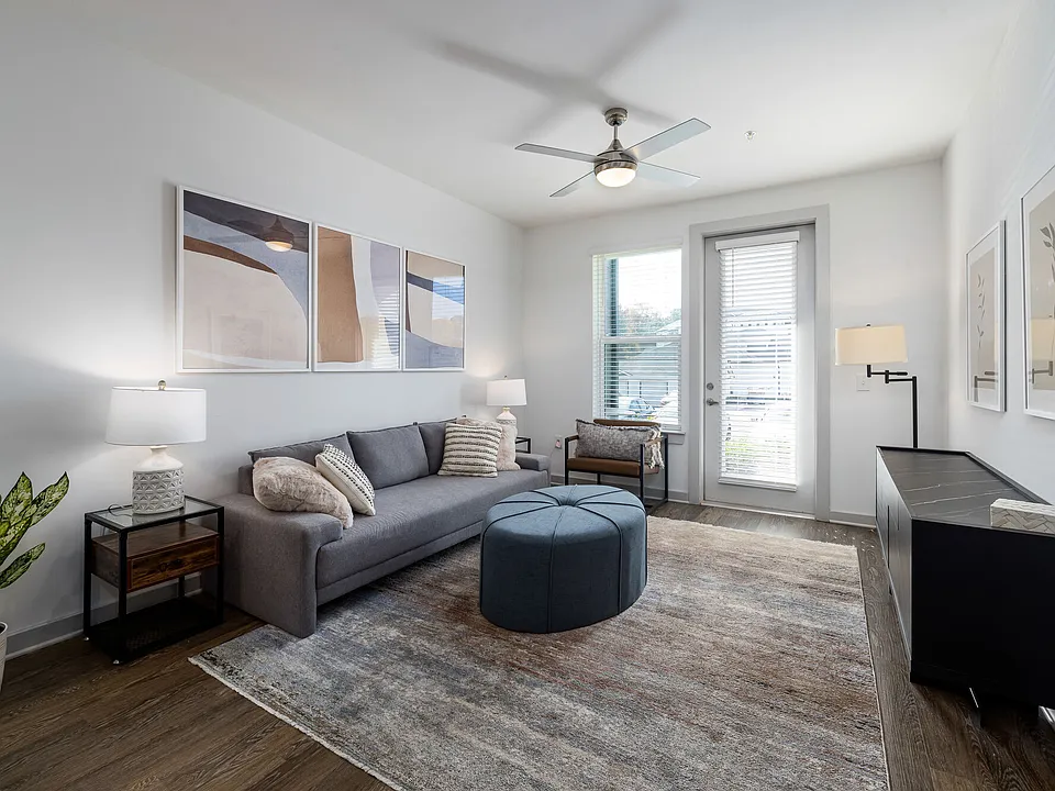 Arlow at Blue Ridge apartments community photo