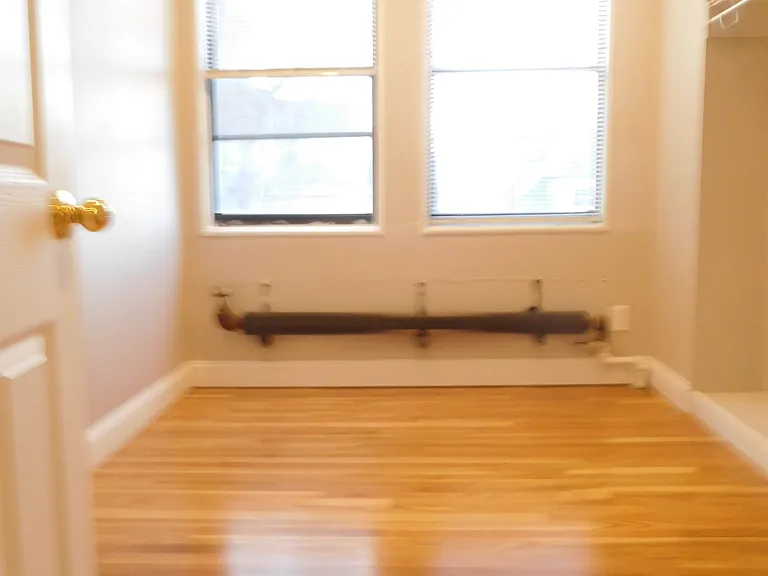 50 Park Vale Ave — Photo 19