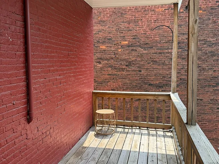 118 42nd St — Photo 21