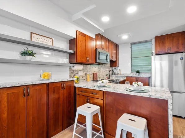 46-260 Kahuhipa St APT C207, Kaneohe, HI 96744