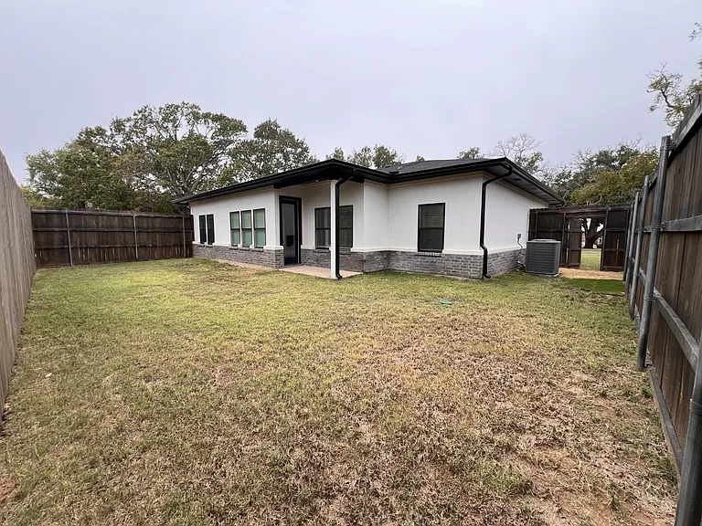 506 E Bryson Ave — Photo 19