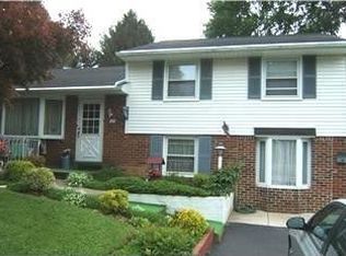 10 Glenwood Cir, Aldan, PA 19018