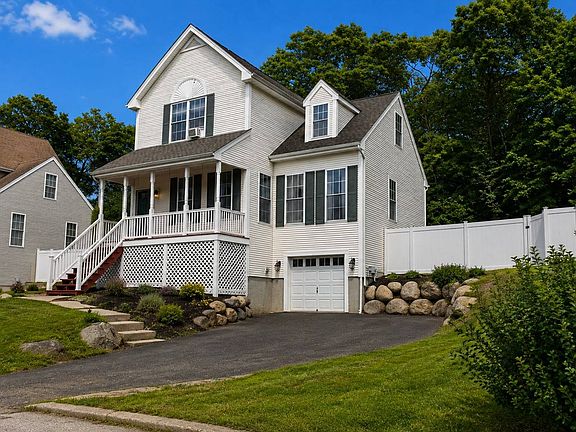 3rd image of 14 S Pond Dr