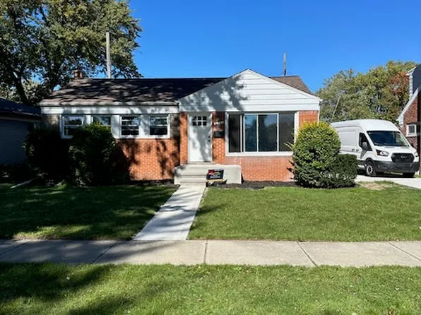 31297 Burton St, Saint Clair Shores, MI 48082
