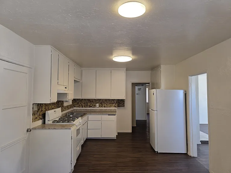 101 W Desert View Dr — Photo 20