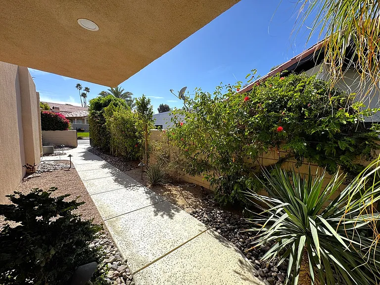 42755 Santiago Pl — Photo 31