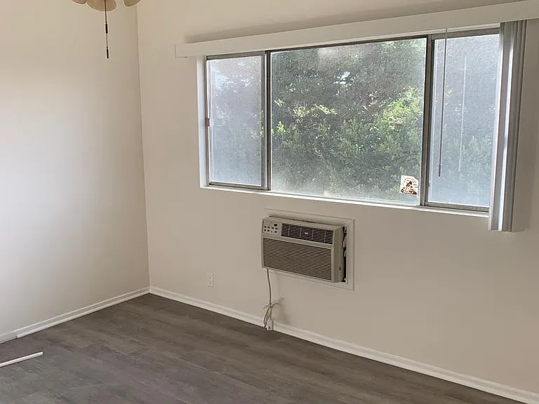 5000 Coldwater Canyon Ave — Photo 38