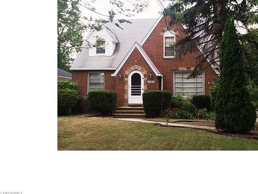 1st image of 2050 E 224th St