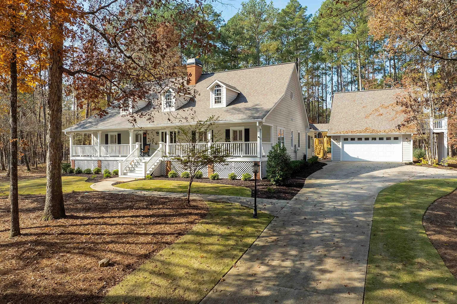 1030 Maddux Ln photo 1
