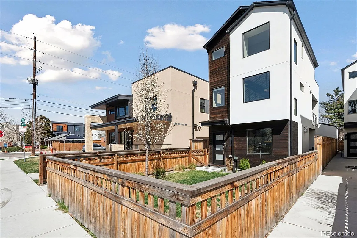 Building Photo - 1386 Zenobia St