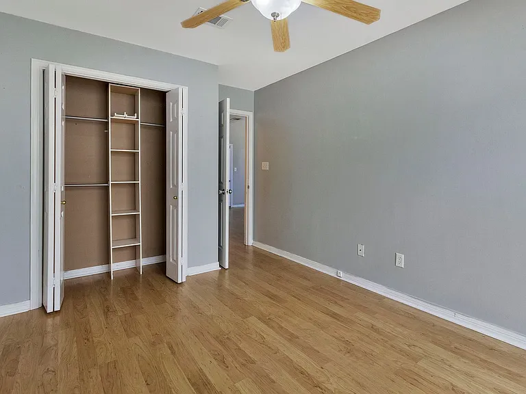 9 Forest Breeze Ct — Photo 19