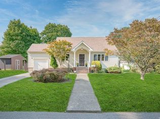 1468 13th St, West Babylon, NY 11704