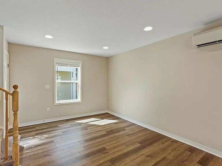7125 N Crestline St #7 — Photo 6