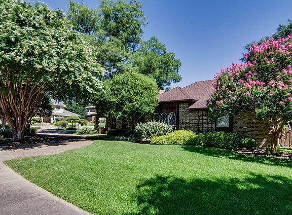2nd image of 212 Crooked Creek Dr