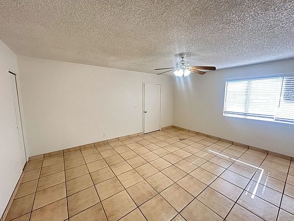 5th image of 909 N Grand APT A